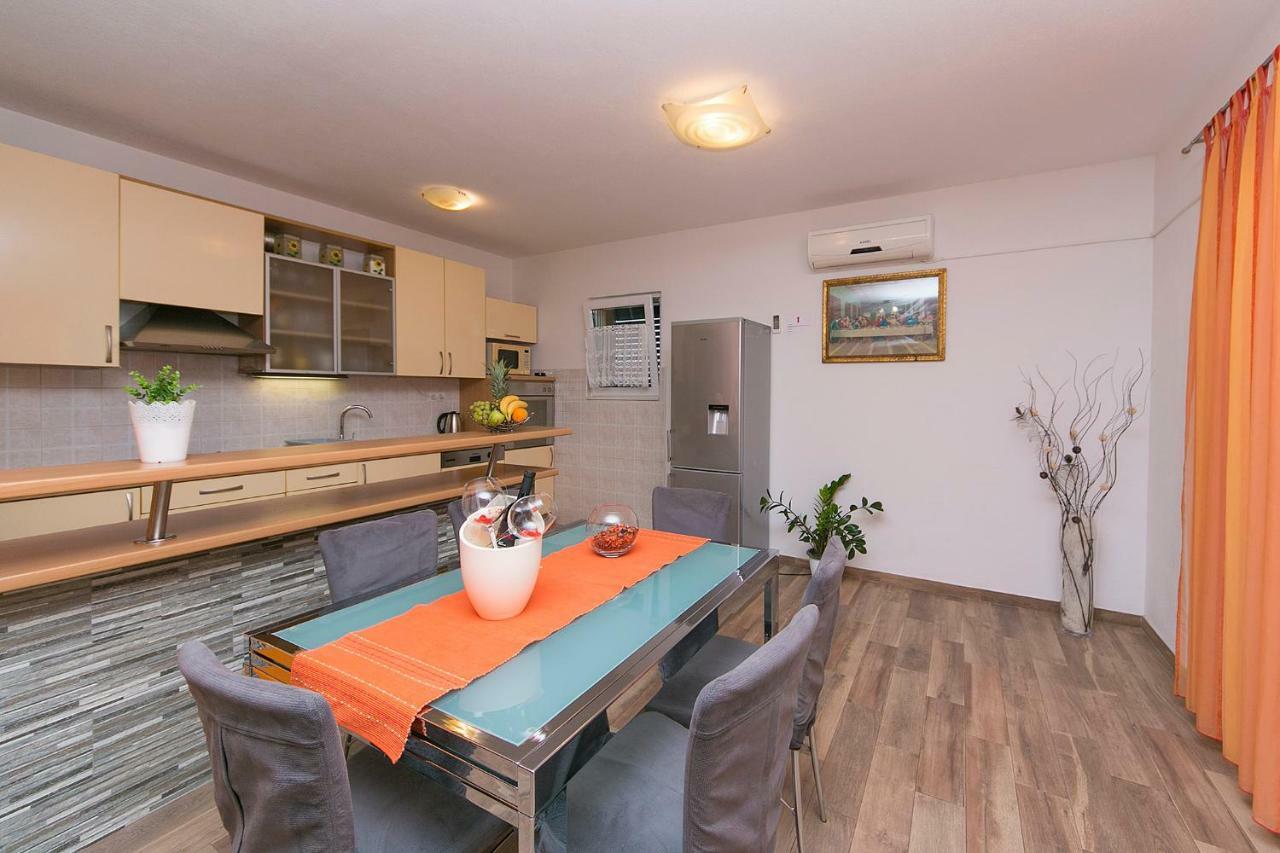 Roso Apartment *