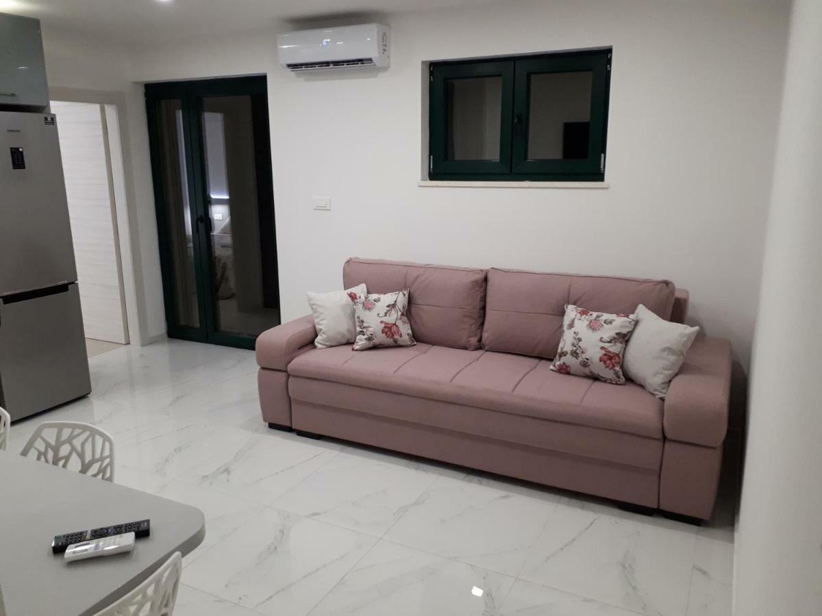 Roso Apartment
