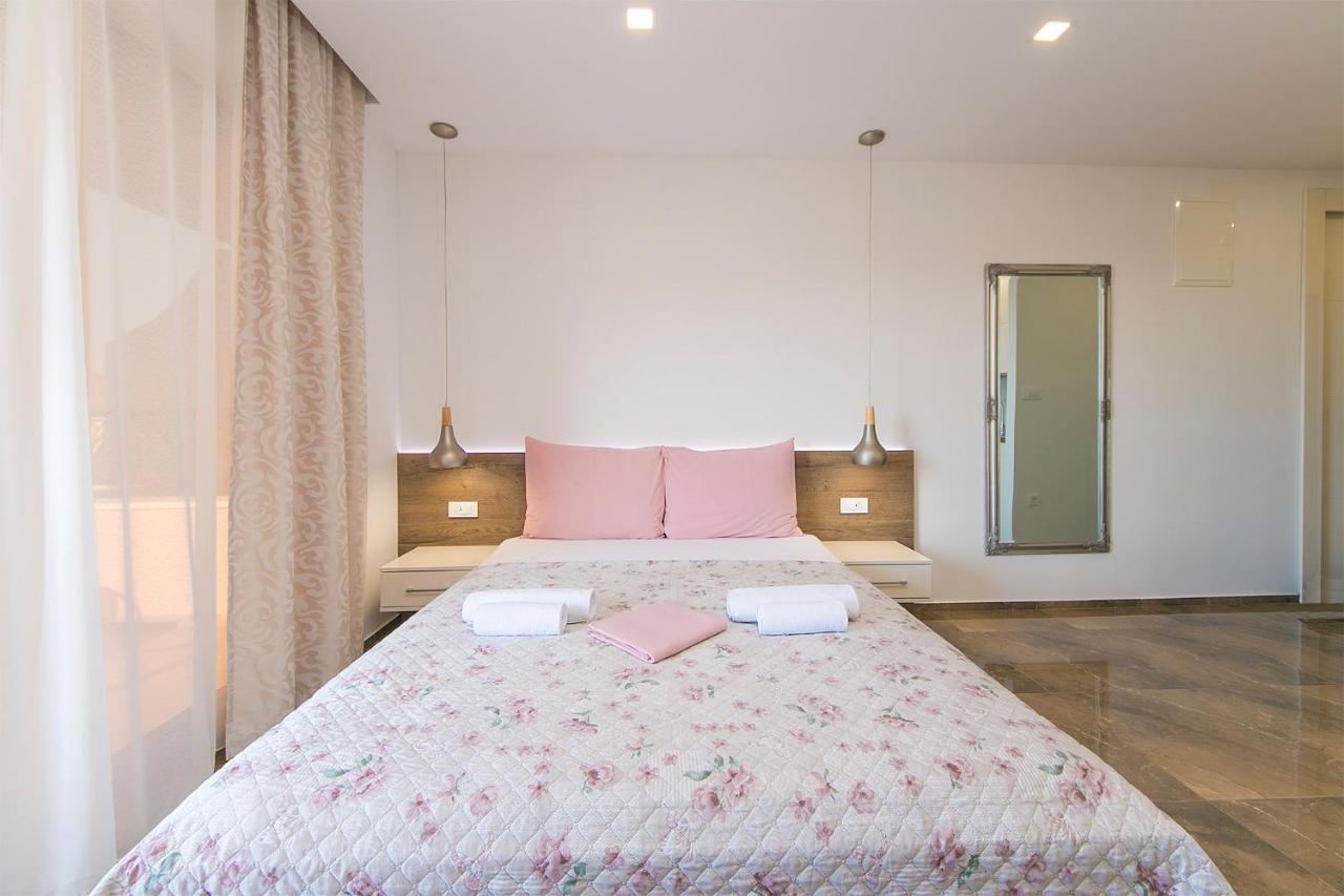 Roso Apartment