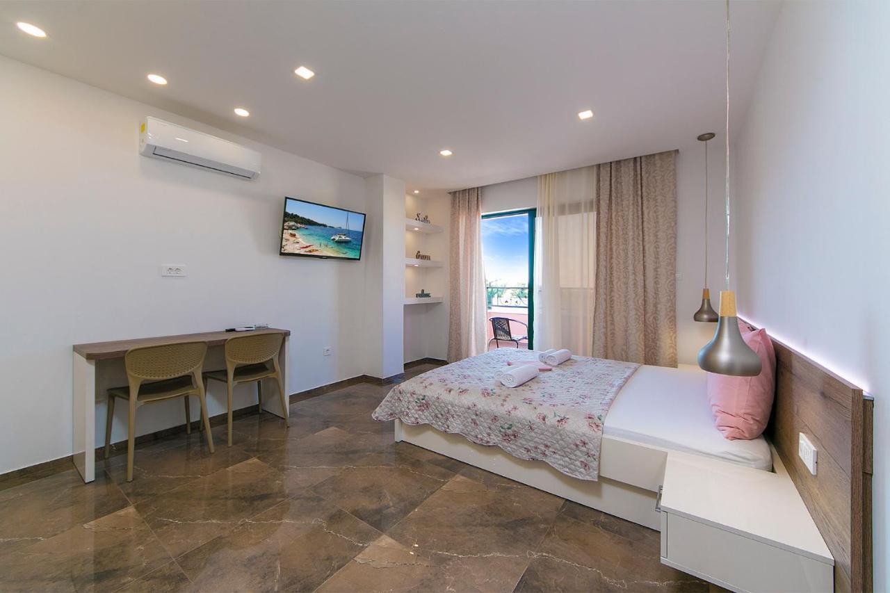 Roso Apartment
