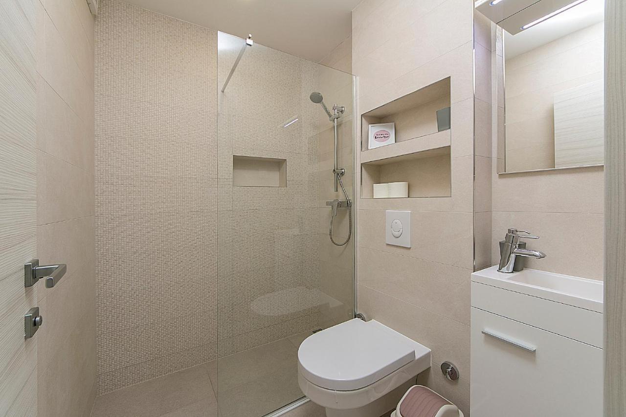 Roso Apartment *