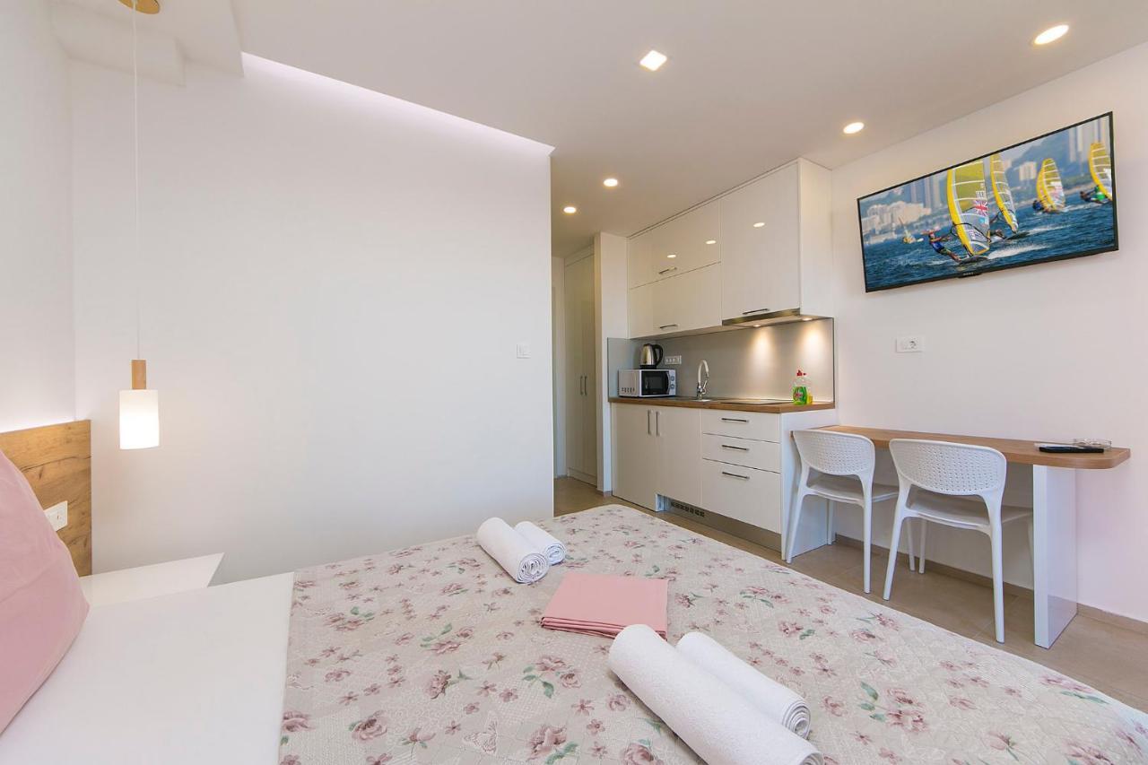 Roso Apartment